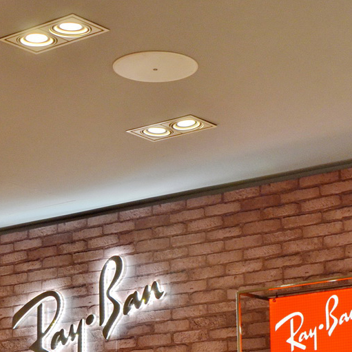 Ray?Ban 宏伊国际广场店——EMC易倍 CIS 商用安装系统的经典应用